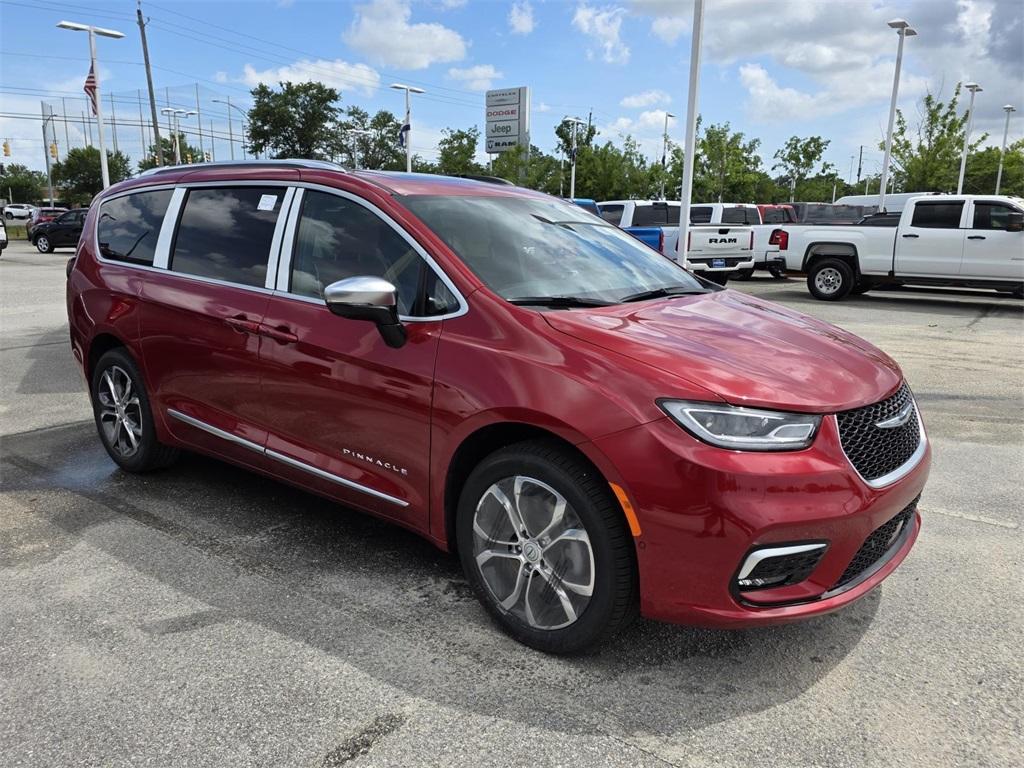 new 2025 Chrysler Pacifica car