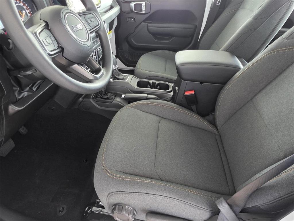 new 2025 Jeep Wrangler car, priced at $41,404
