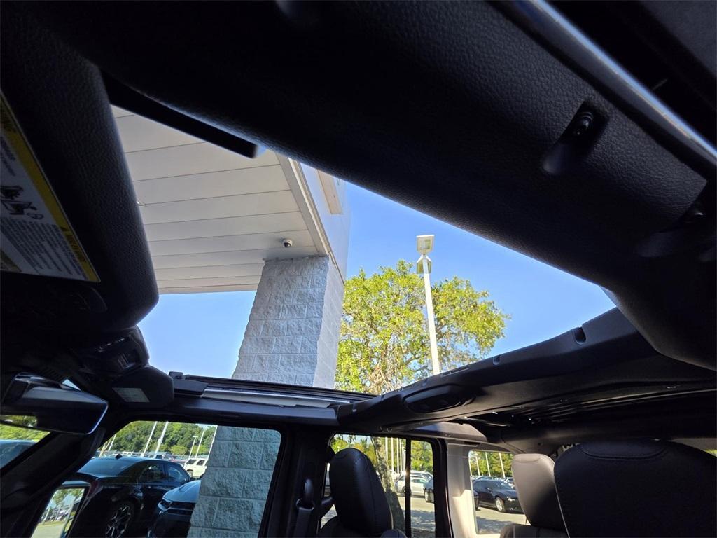 new 2025 Jeep Wrangler car, priced at $60,116
