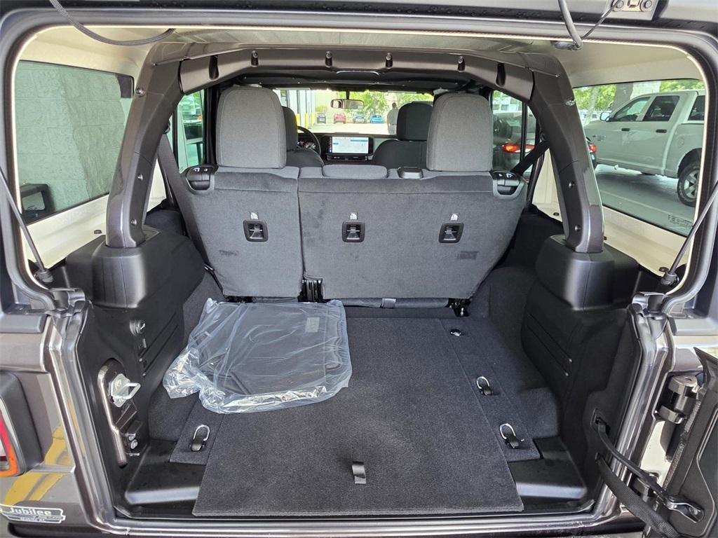 new 2025 Jeep Wrangler car, priced at $41,940