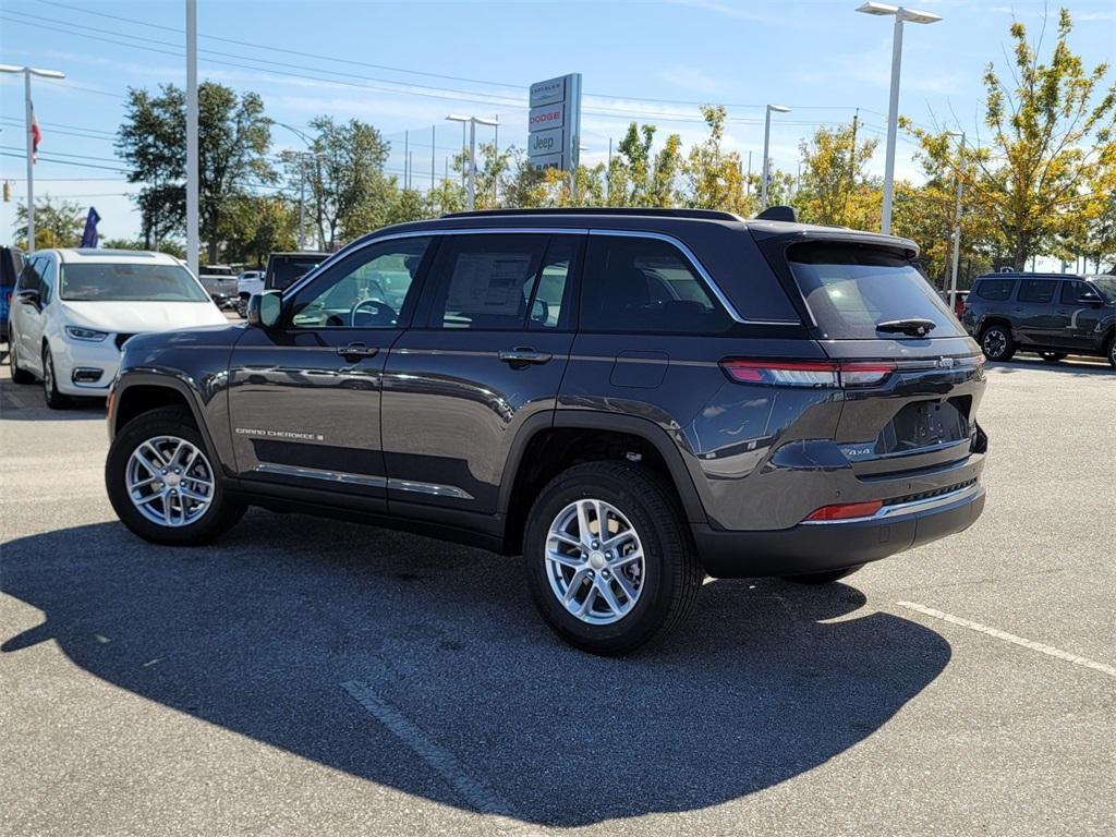 new 2025 Jeep Grand Cherokee car, priced at $40,000