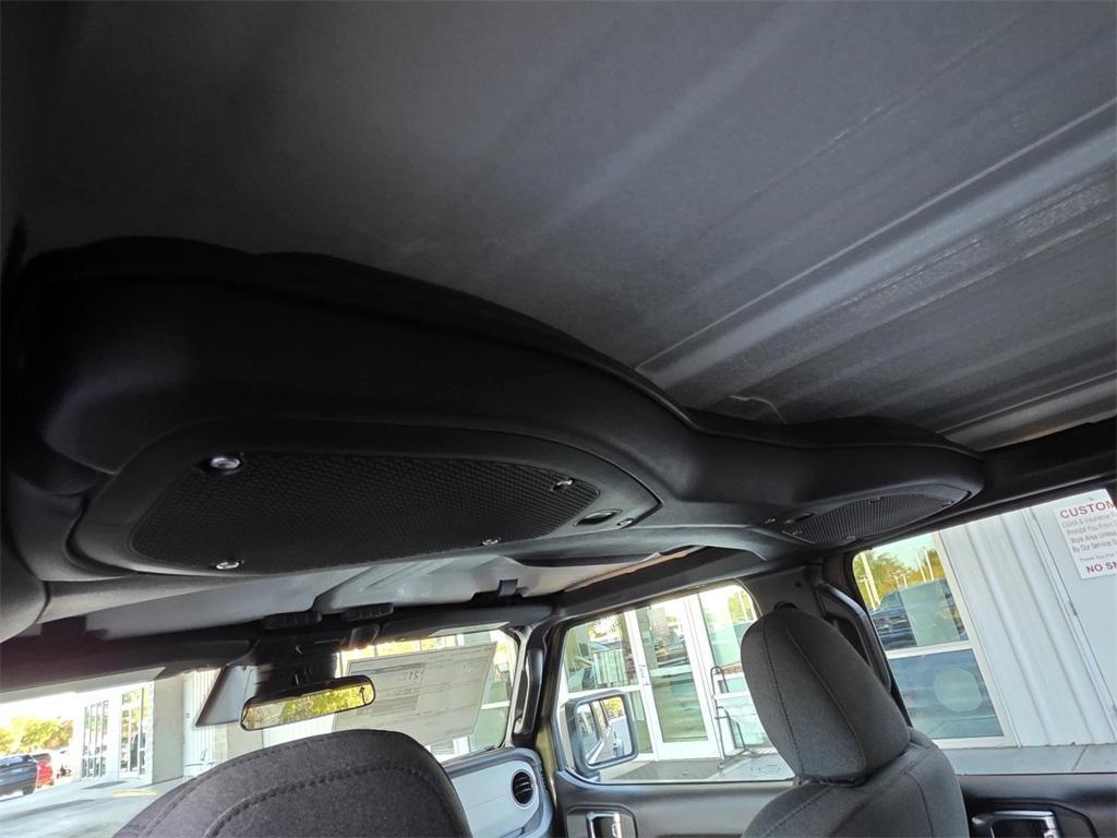 new 2026 Jeep Wrangler car, priced at $43,074