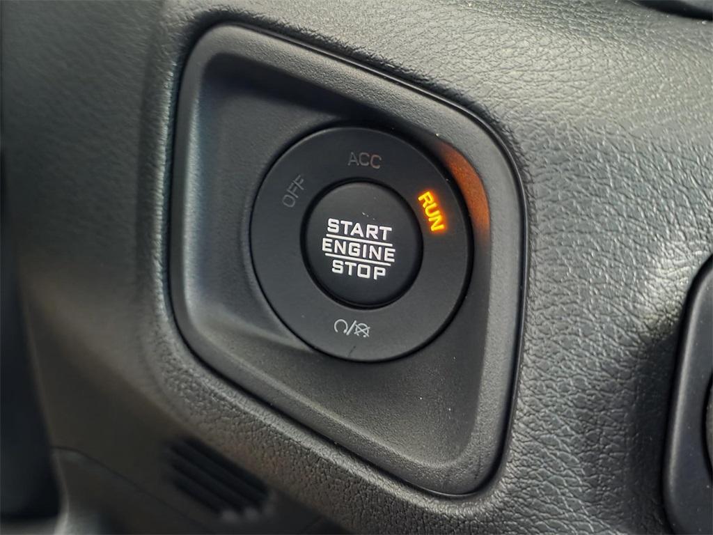 new 2025 Jeep Wrangler car, priced at $38,250