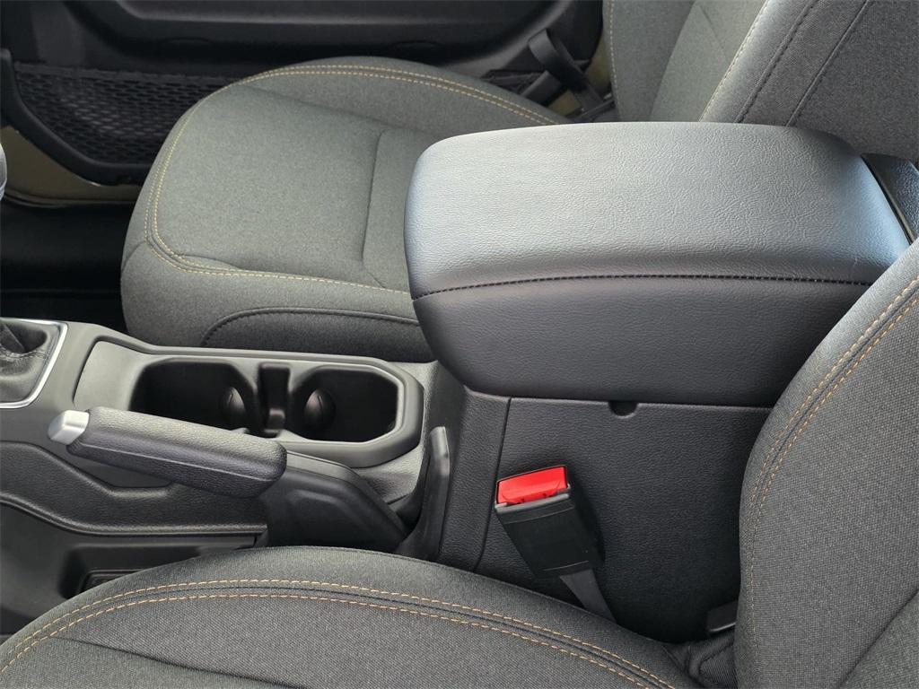 new 2025 Jeep Wrangler car, priced at $38,250