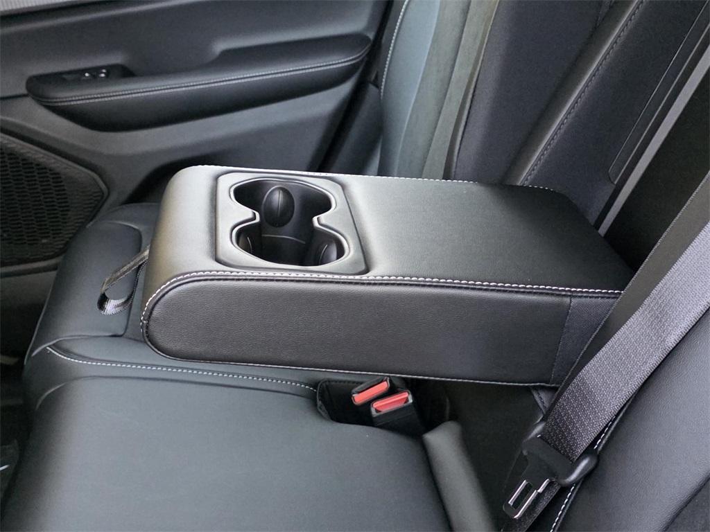 new 2025 Jeep Grand Cherokee car, priced at $41,904