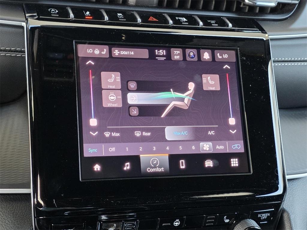 new 2025 Jeep Grand Cherokee car, priced at $41,904