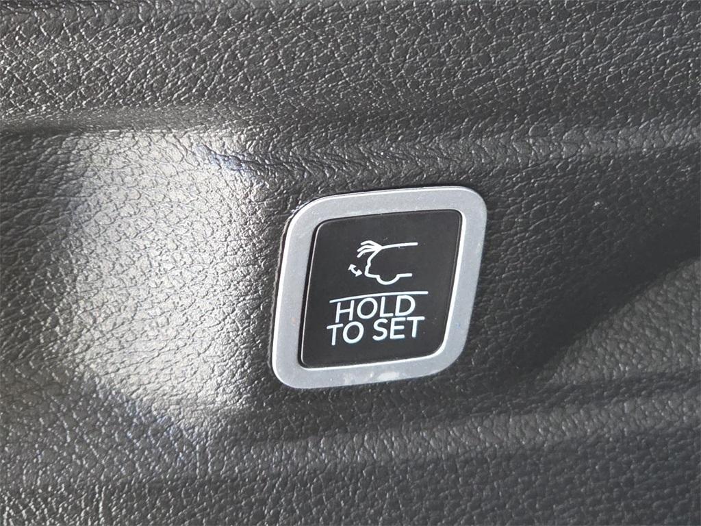 used 2024 Jeep Grand Cherokee L car, priced at $39,008
