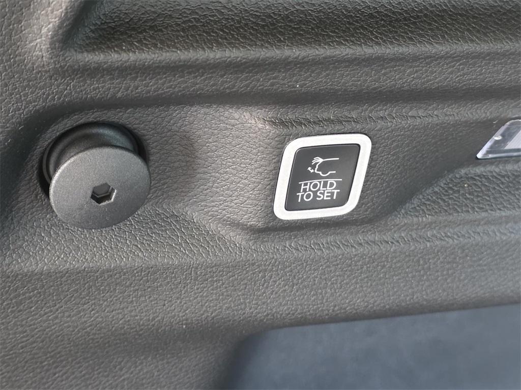 new 2025 Jeep Grand Cherokee L car, priced at $51,370