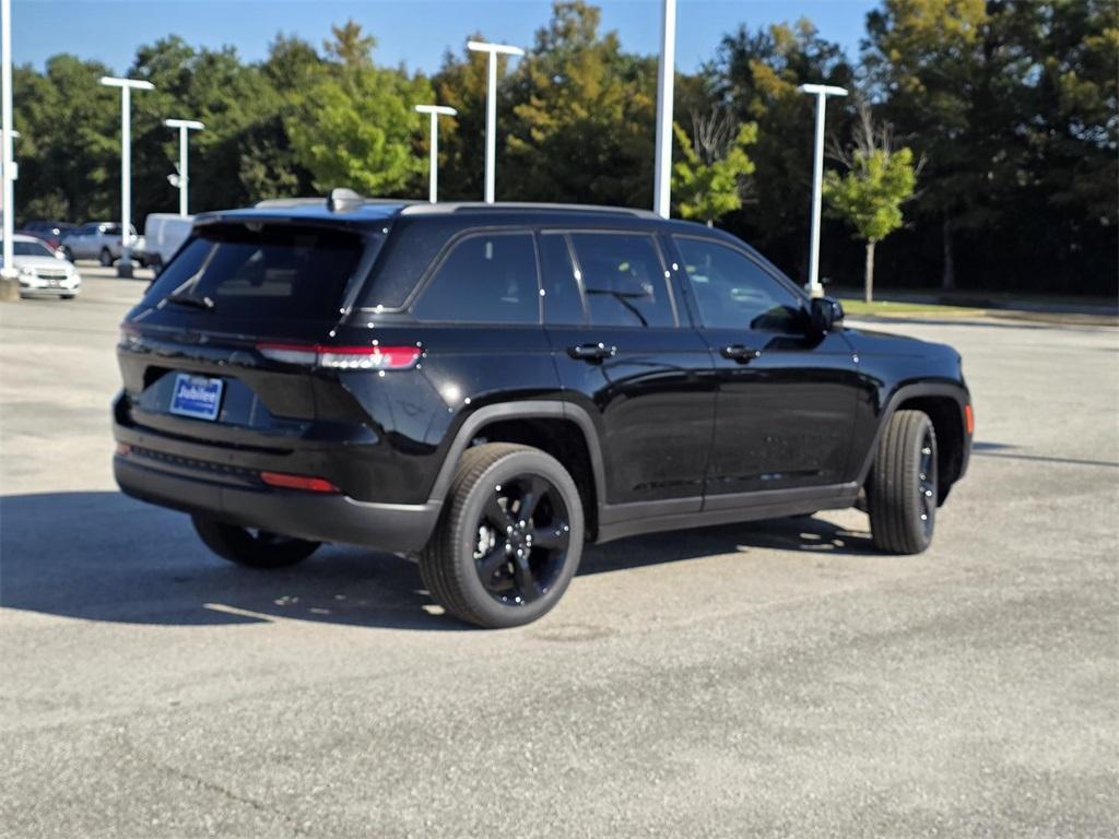 new 2025 Jeep Grand Cherokee car, priced at $52,905