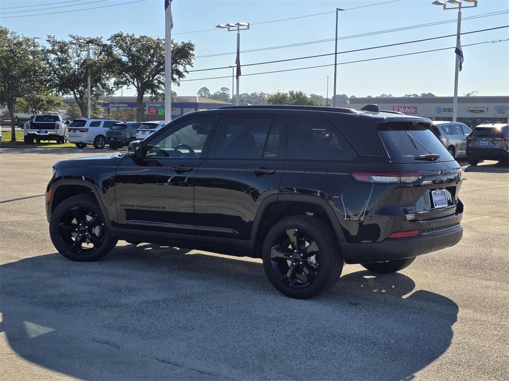 new 2025 Jeep Grand Cherokee car, priced at $52,905