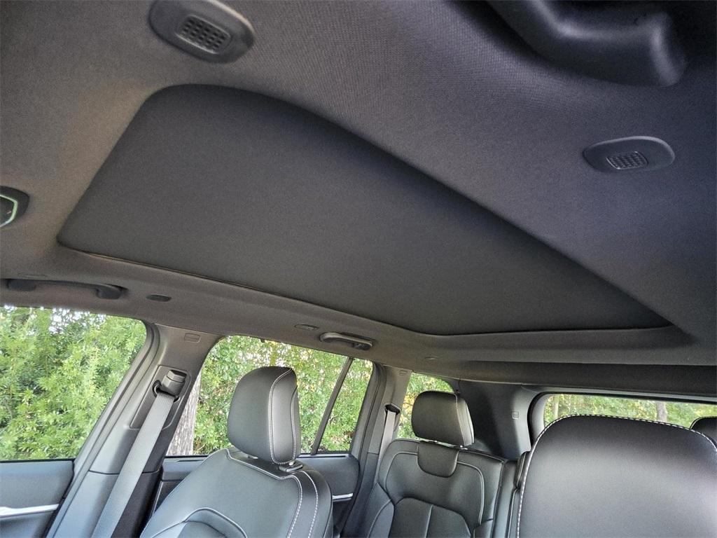 new 2025 Jeep Grand Cherokee car, priced at $52,905