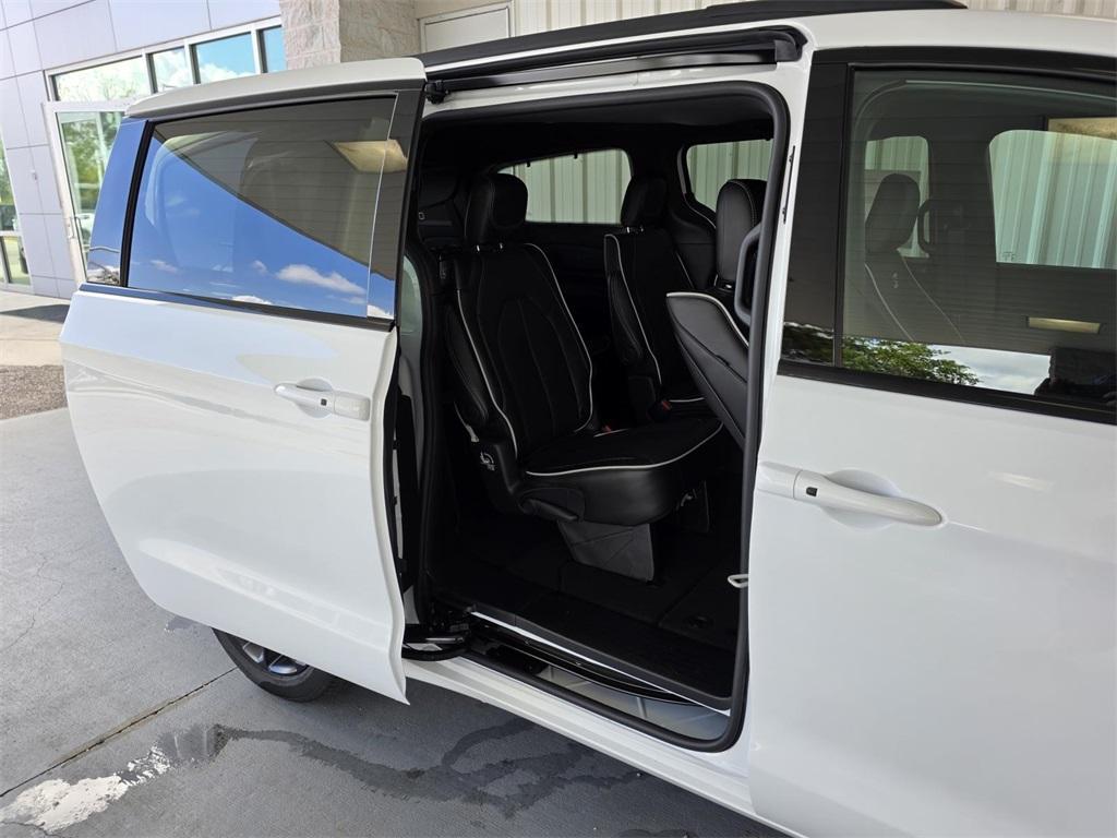 new 2026 Chrysler Pacifica car, priced at $58,110