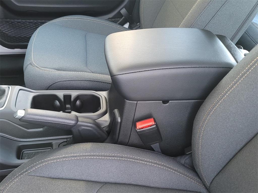 new 2025 Jeep Wrangler car, priced at $39,080