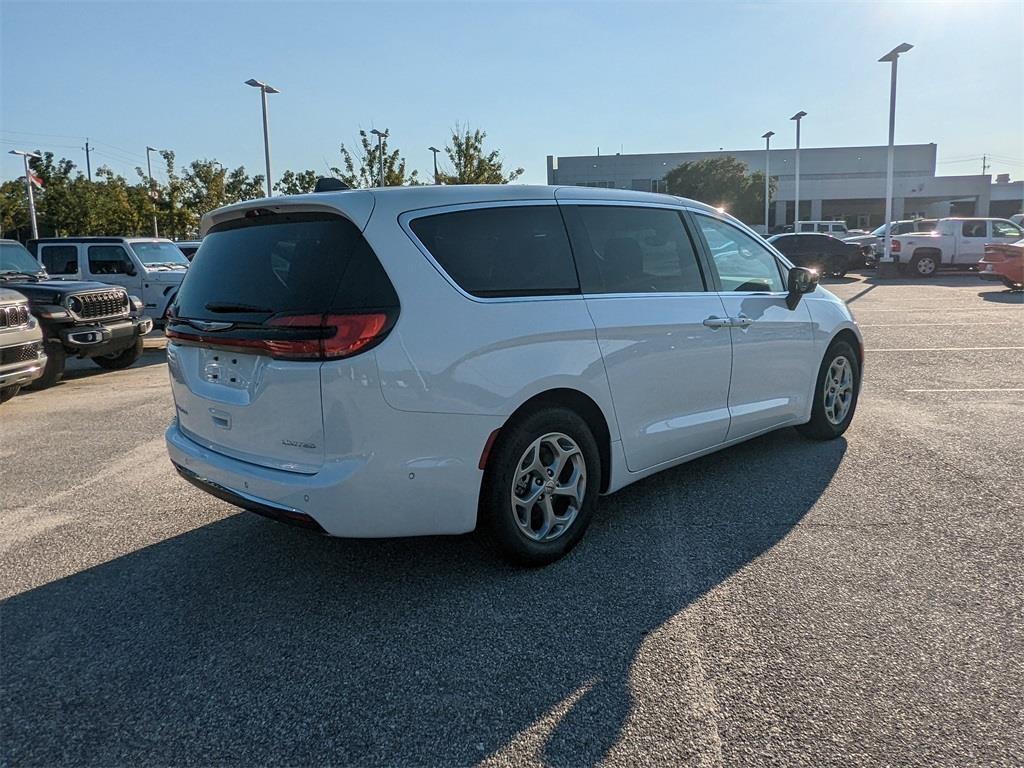 new 2024 Chrysler Pacifica car, priced at $45,500