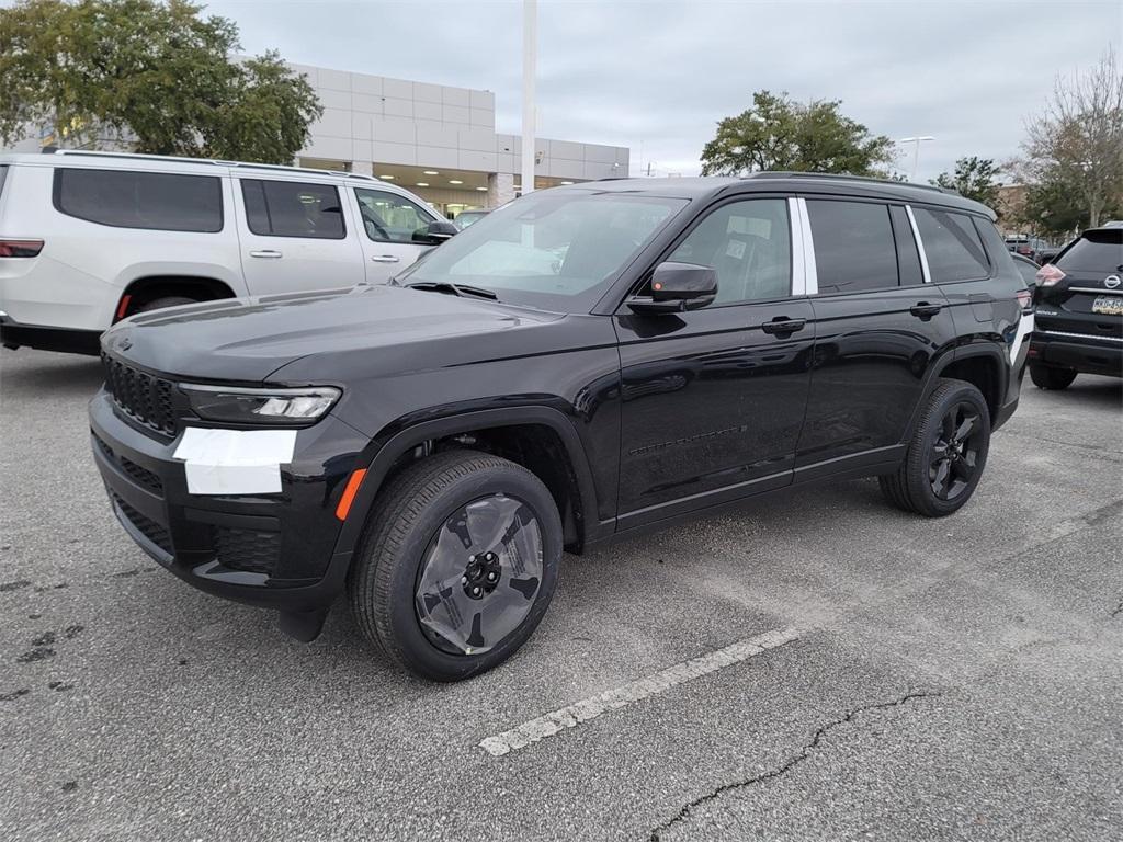 new 2025 Jeep Grand Cherokee L car, priced at $43,300