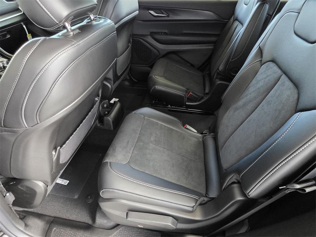 new 2025 Jeep Grand Cherokee L car, priced at $51,370