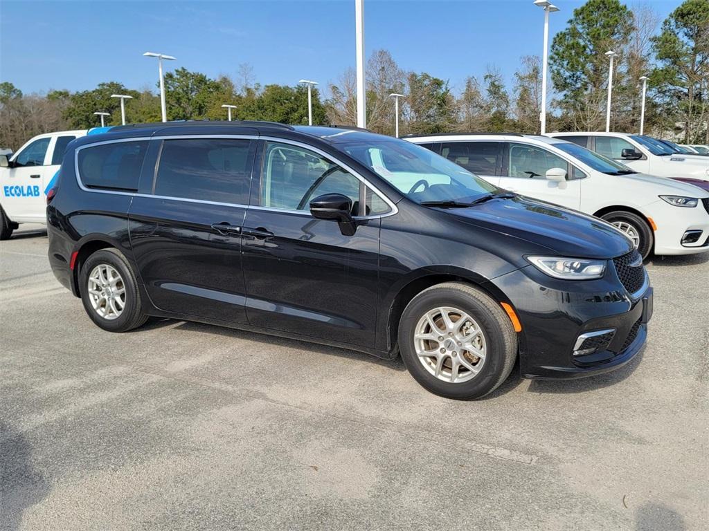 used 2022 Chrysler Pacifica car, priced at $20,927