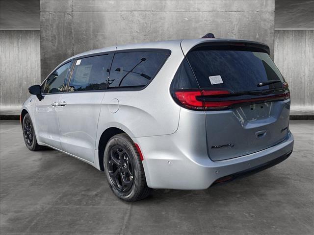 new 2023 Chrysler Pacifica Hybrid car, priced at $53,058