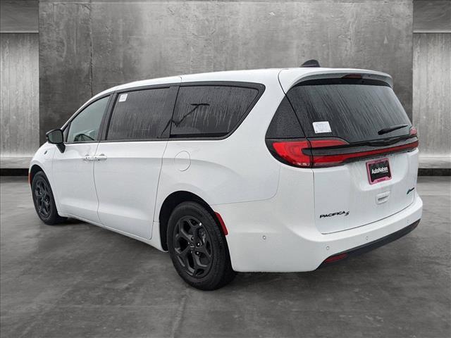 new 2023 Chrysler Pacifica Hybrid car, priced at $48,663