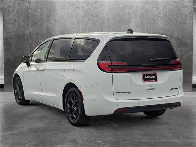 new 2023 Chrysler Pacifica Hybrid car, priced at $48,663