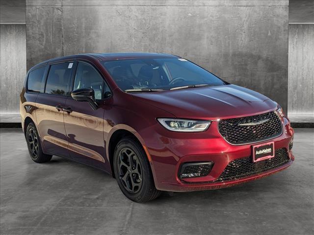 new 2023 Chrysler Pacifica Hybrid car, priced at $49,525