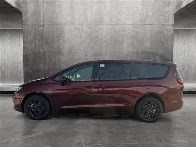 new 2023 Chrysler Pacifica Hybrid car, priced at $49,525