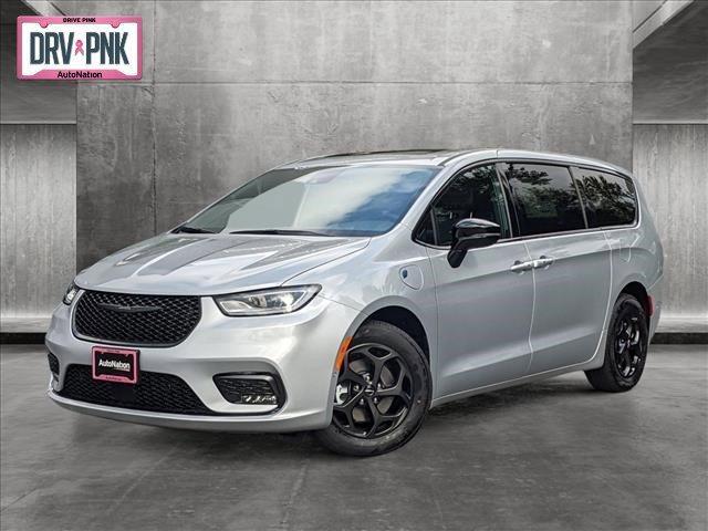 new 2023 Chrysler Pacifica Hybrid car, priced at $48,865