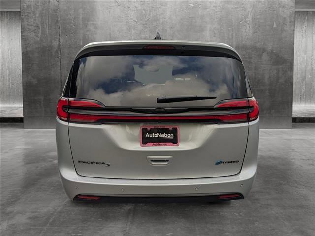 new 2023 Chrysler Pacifica Hybrid car, priced at $48,865