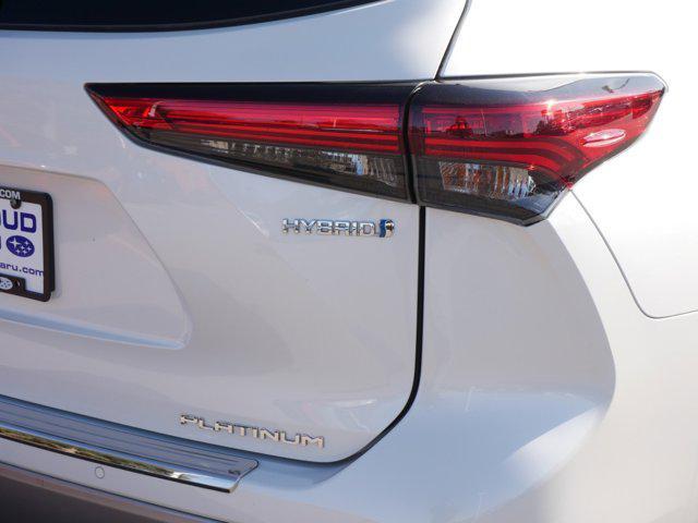 used 2021 Toyota Highlander Hybrid car, priced at $40,999