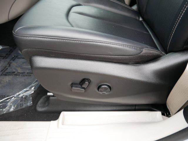 used 2024 Chrysler Pacifica car, priced at $32,222