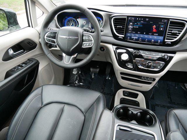 used 2024 Chrysler Pacifica car, priced at $32,222
