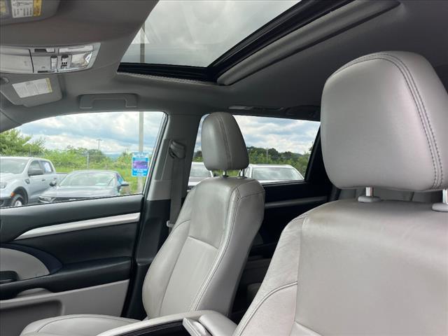 used 2019 Toyota Highlander car, priced at $21,470