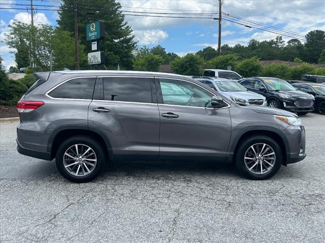 used 2019 Toyota Highlander car, priced at $21,470