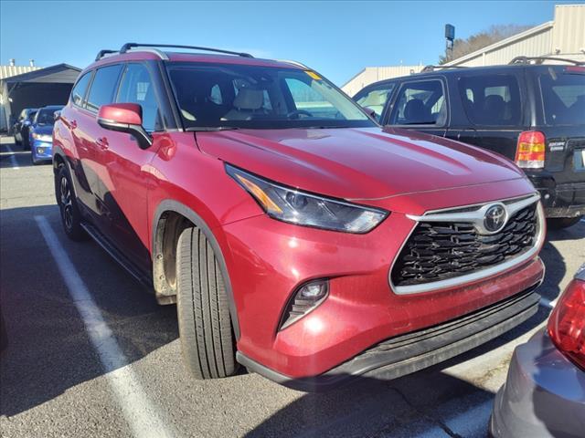 used 2022 Toyota Highlander car, priced at $35,980