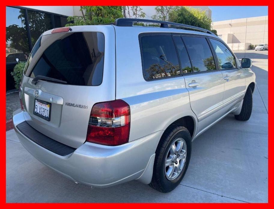 used 2005 Toyota Highlander car, priced at $7,499