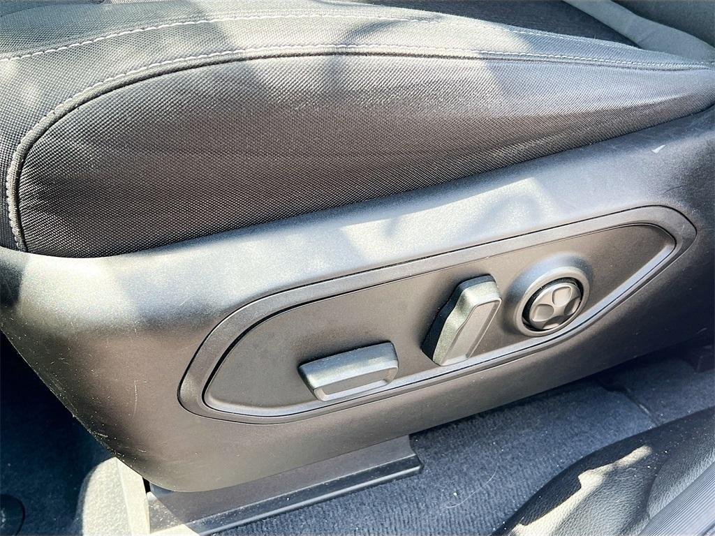 used 2023 Jeep Grand Cherokee L car, priced at $26,990