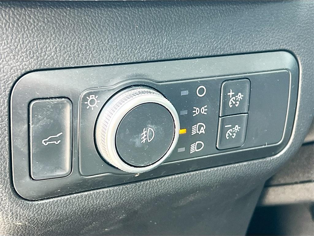 used 2022 Ford Escape car, priced at $24,027