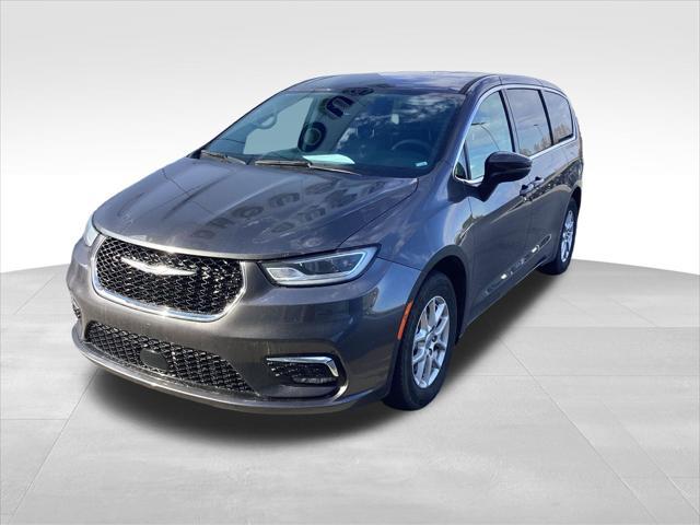 used 2023 Chrysler Pacifica car, priced at $26,645