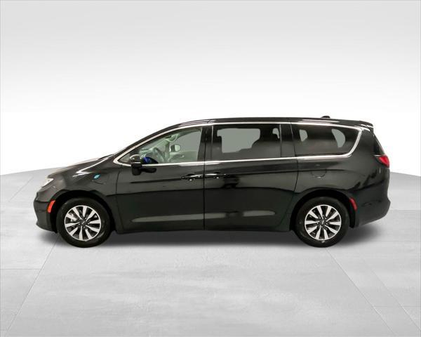 used 2023 Chrysler Pacifica Hybrid car, priced at $24,460