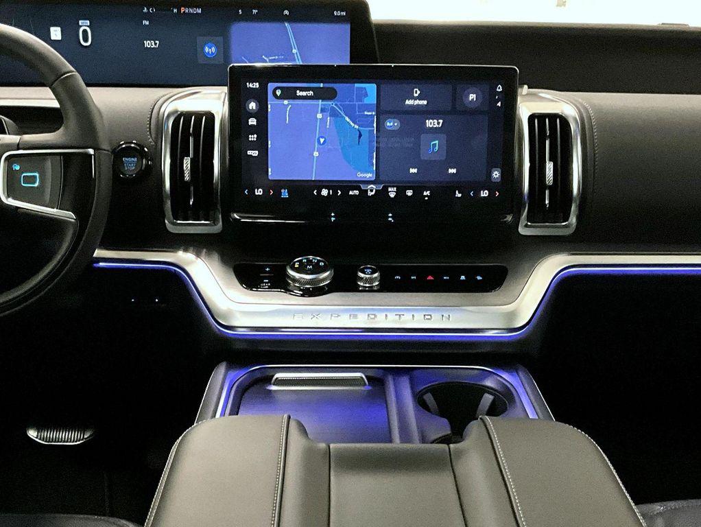 new 2025 Ford Expedition car, priced at $80,549