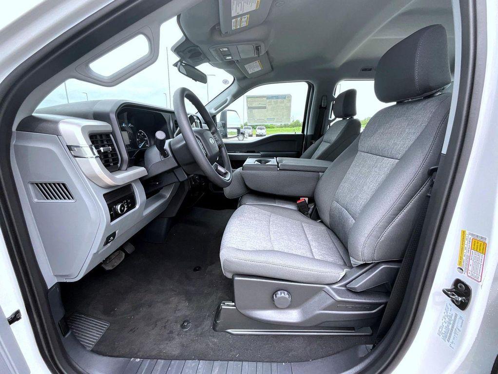 new 2025 Ford F-250 car, priced at $63,964