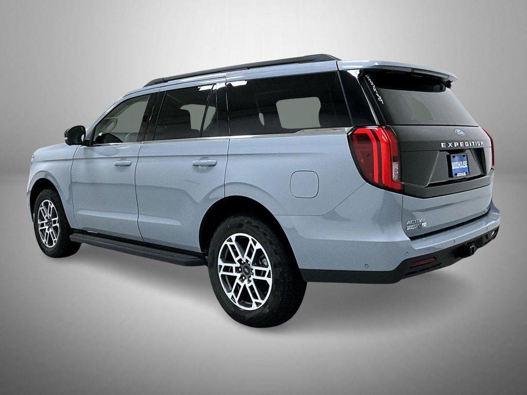 new 2025 Ford Expedition car, priced at $72,024
