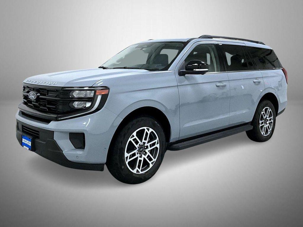 new 2025 Ford Expedition car, priced at $72,024