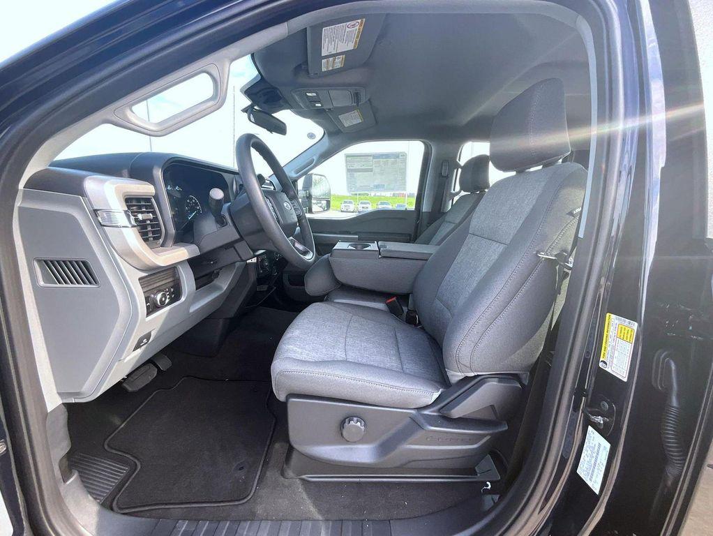 new 2025 Ford F-250 car, priced at $69,964