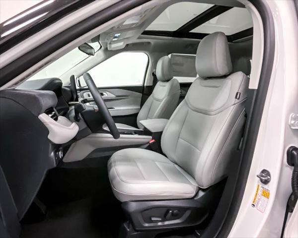 new 2025 Ford Explorer car, priced at $49,994