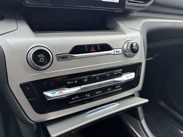 used 2024 Ford Explorer car, priced at $29,998