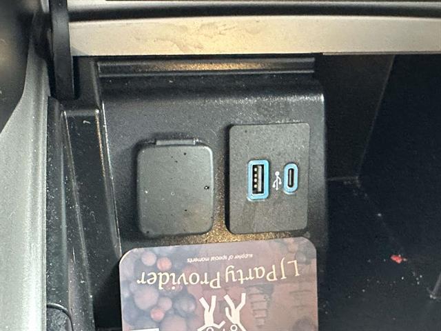 used 2024 Ford Explorer car, priced at $29,998