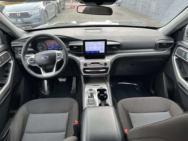 used 2024 Ford Explorer car, priced at $29,998