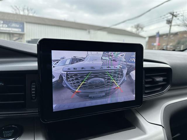 used 2024 Ford Explorer car, priced at $29,998