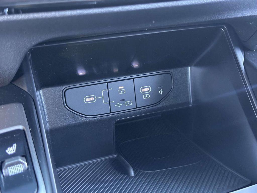 used 2024 Kia Sorento car, priced at $33,888